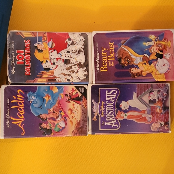 VHS Disney Classics Bundle - Picture 1 of 1
